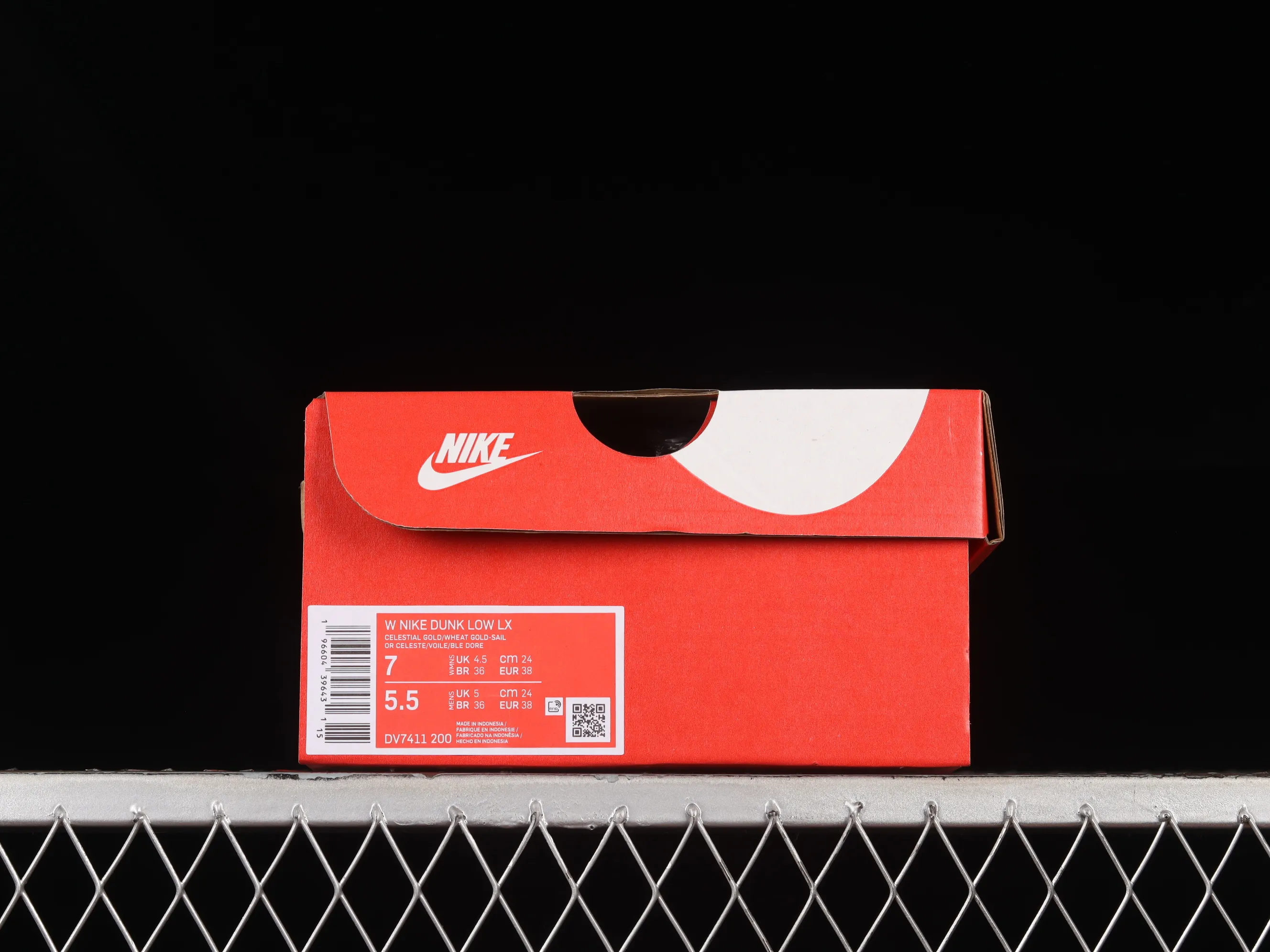 All categories Nk SB Dunk series Nk SB Dunk Low low-top sneakers Nk Dunk Low "Gold Suede" cheese pudding ice cream yellow and white SB low-top casual sports skateboard shoes DV7411-200